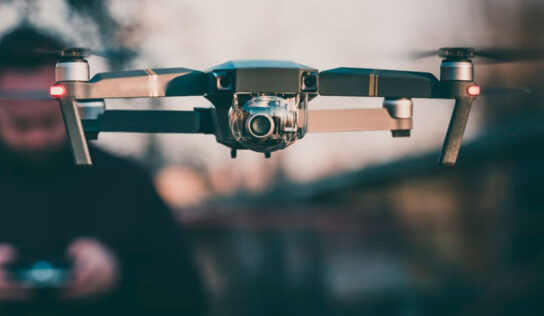 ¿Qué formación necesitas para volar profesionalmente tu dron en España?